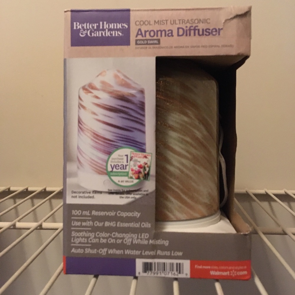 Brand New Gold swirl Oil diffuser